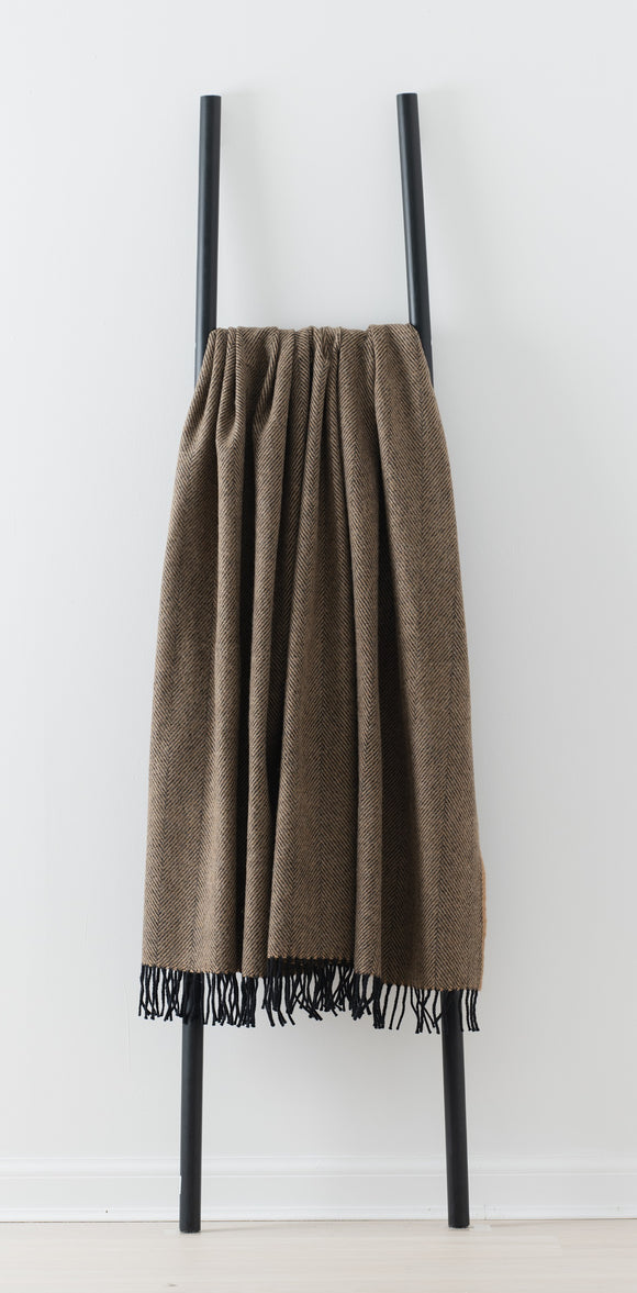 Remony Herringbone Camel / Black, Merino Lambswool, Made in Scotland